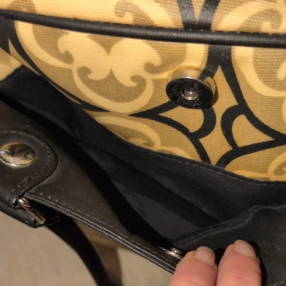 Petunia Pickle Bottom Black & Cream Baby Bag W/ Changing Pad & Elephant Mirror